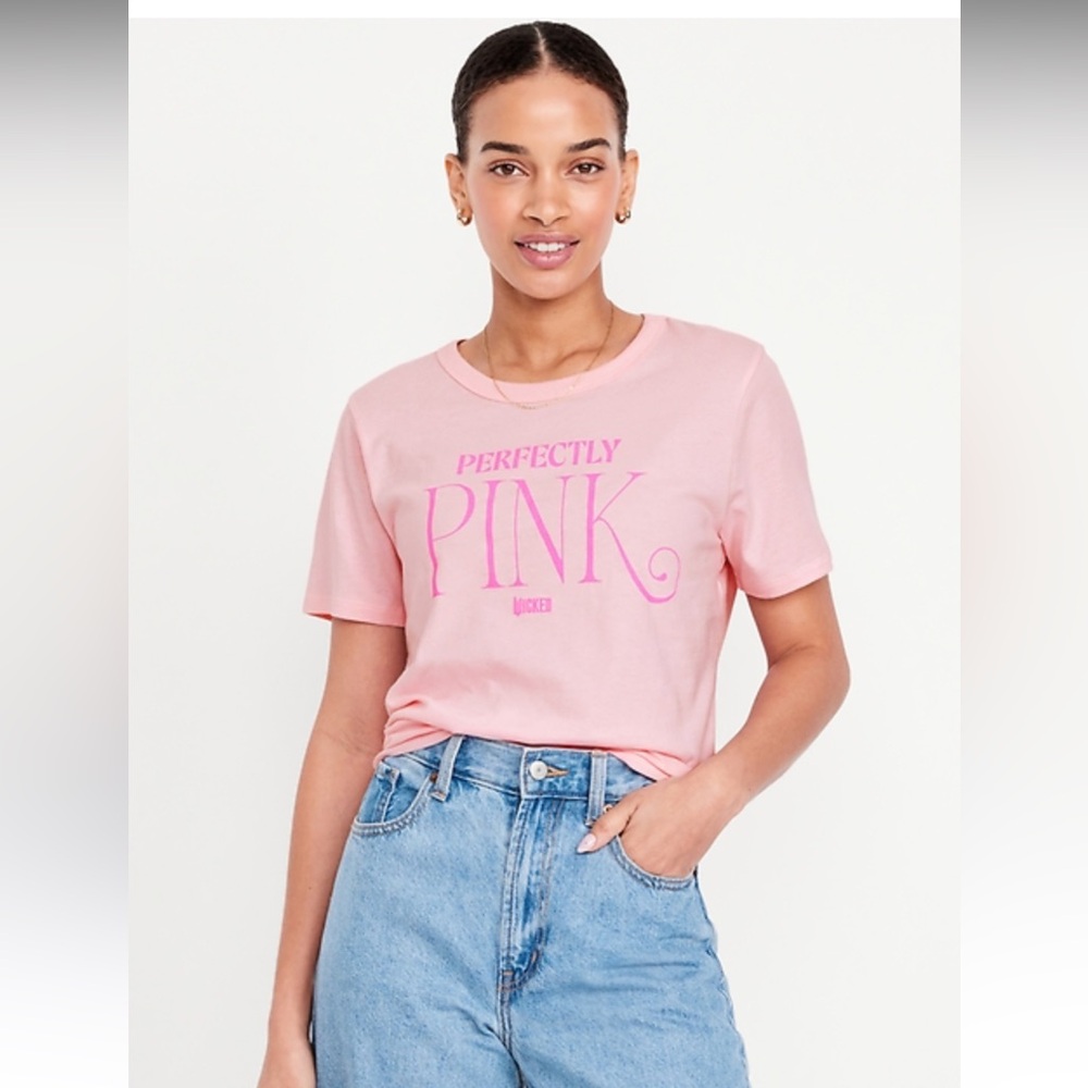 NWT Old Navy Short Sleeve Universal Wicked Pink Graphic T Licensed Glinda HTF
